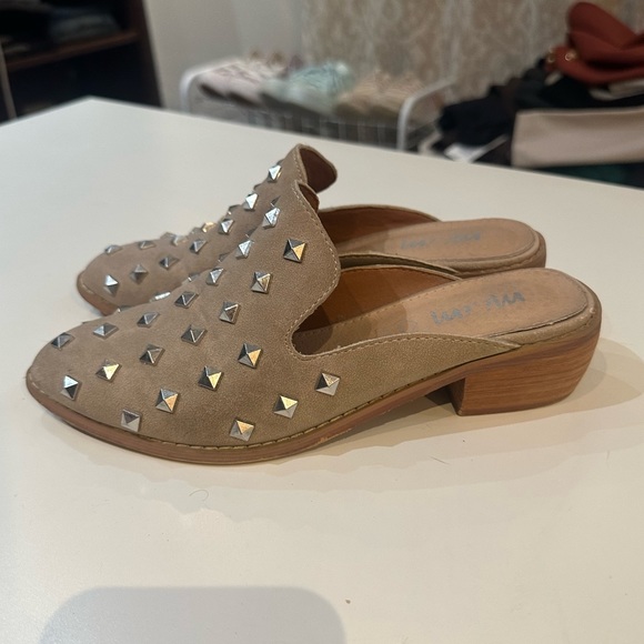 Studded leather mules by Miracle Miles 7 - Picture 5 of 7